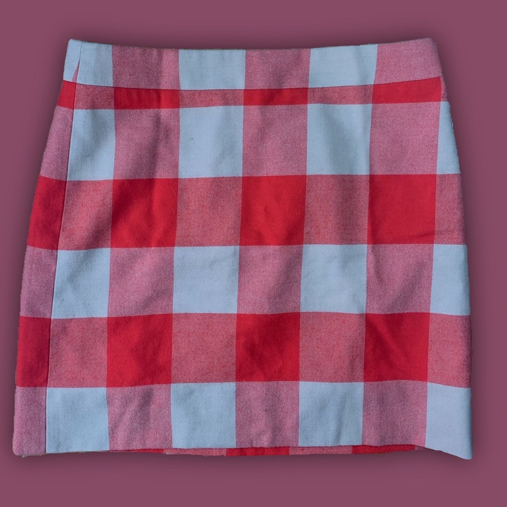 THE cutest gingham skirt 🧺